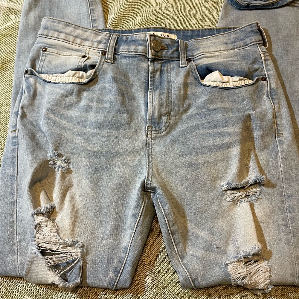Ripped high waisted PacSun jeans